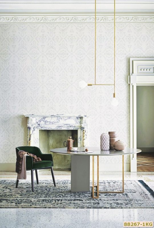 Giấy dán tường hàn quốc 88267-1 là mẫu họa tiết hoa văn to bản kết hợp với nền giấy gam màu sáng